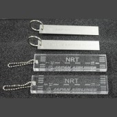 Độc đáo quà lưu niệm làm từ linh kiện máy bay